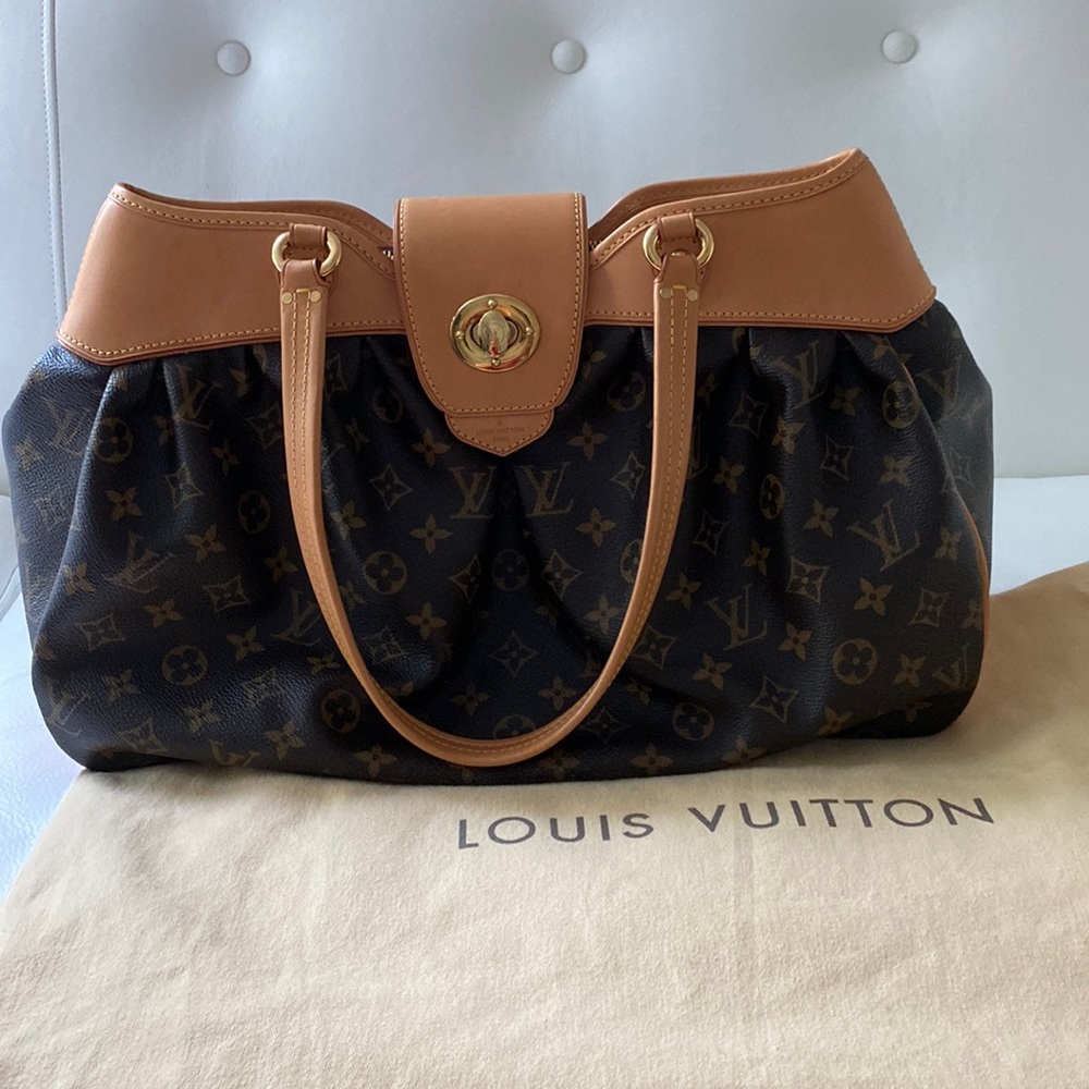 ✨Louis Vuitton Monogram Canvas Boetie MM Bag✨